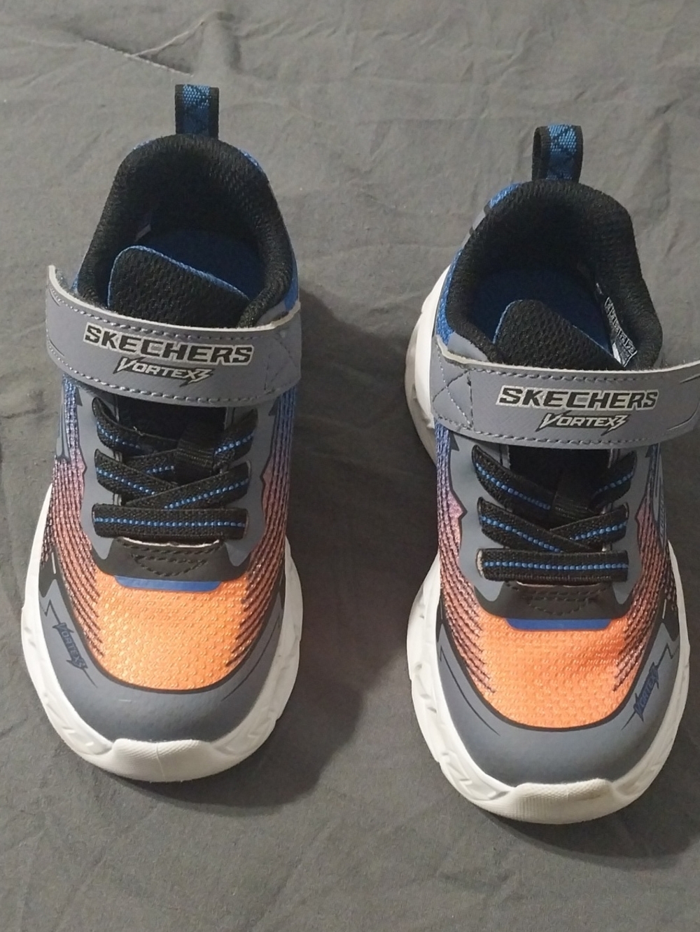 Skechers Toddler Boy Size 9 Orange & Gray Lightweight Sneakers And They Lightup!